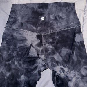 Size 6 luluemon diamond dye leggings